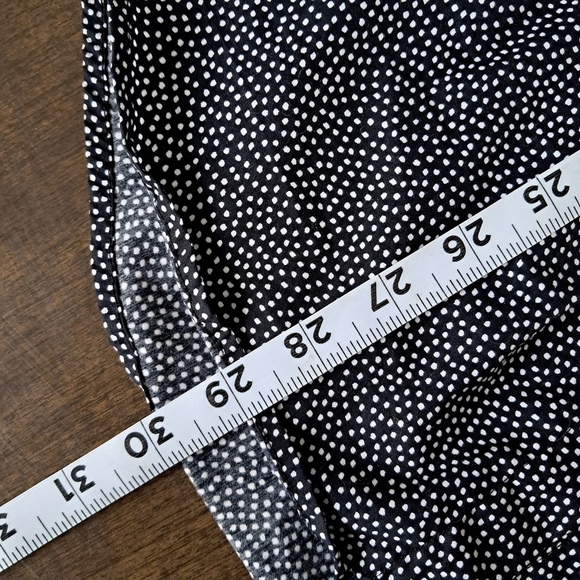 H&M Mens Slim Fit Stretch Button Up Shirt Black White Polka Bot Size Medium - Picture 9 of 9